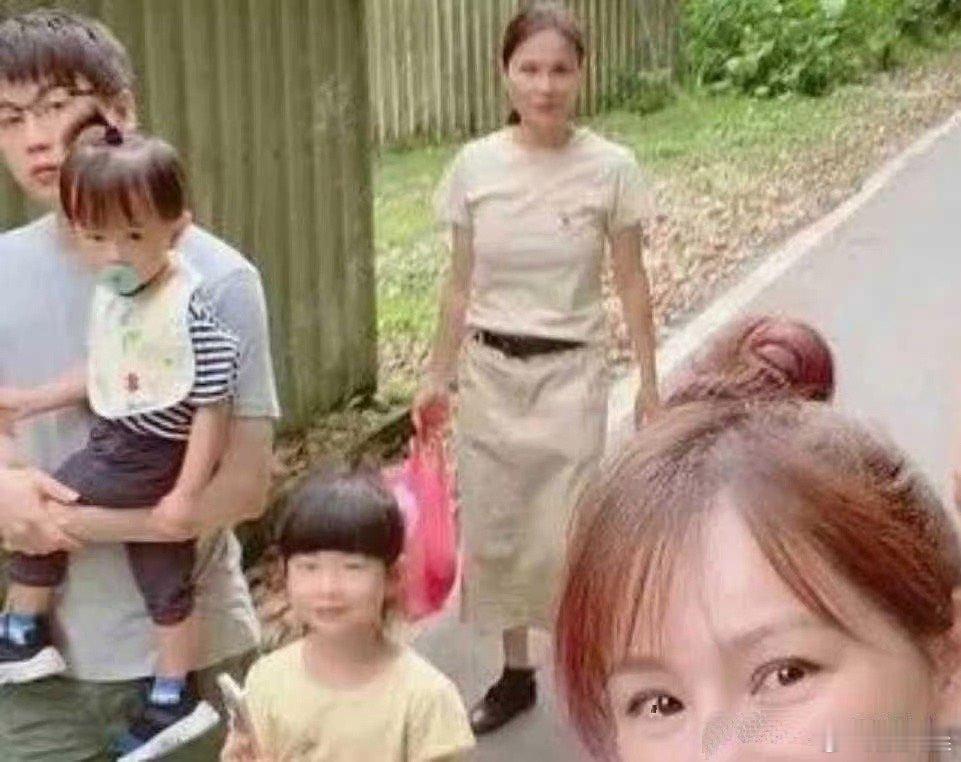 王心凌和她的妈，遗传的真好，这是完全遗传了妈妈的美貌了，母女都是大美女😍😍?