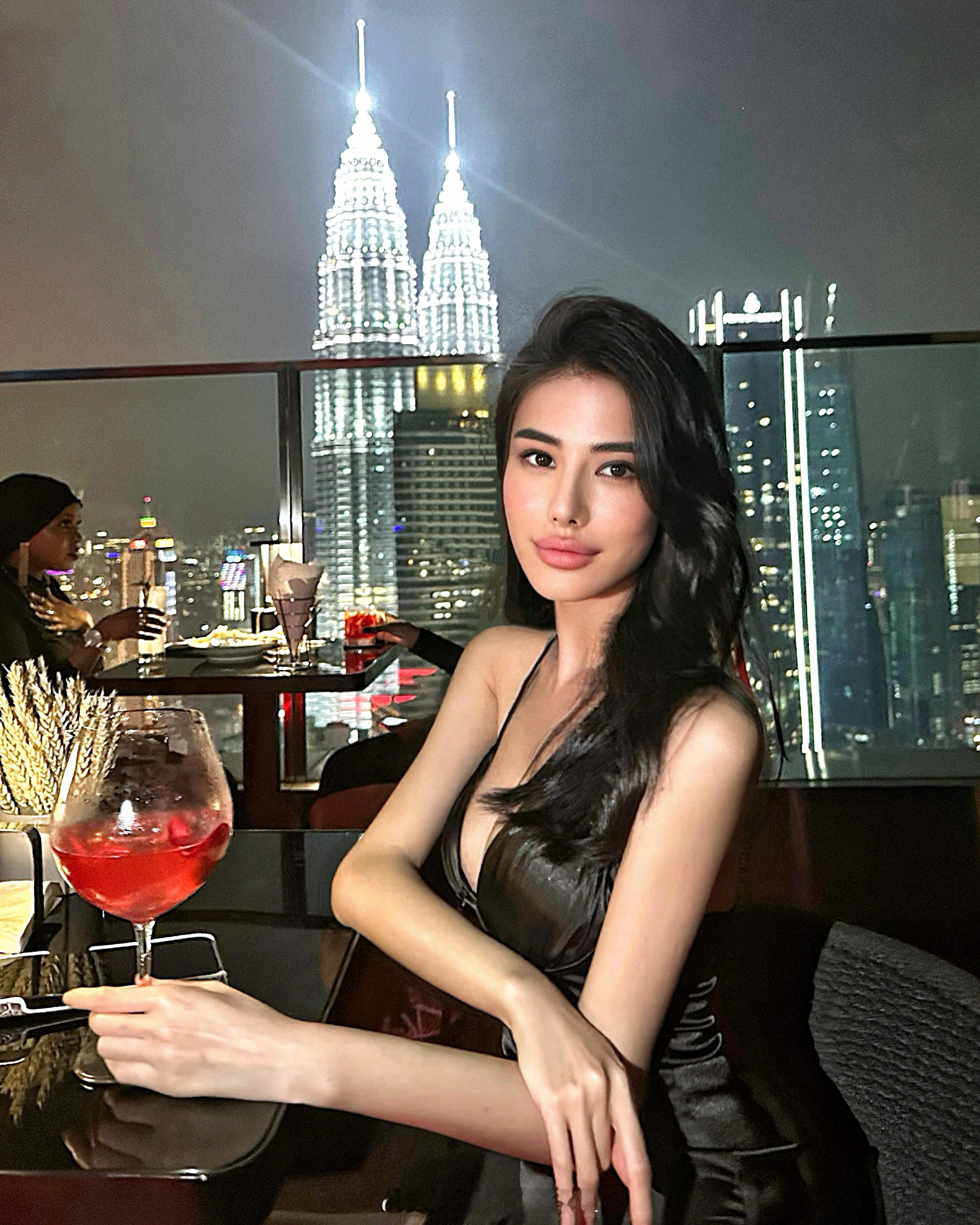 有人不论何时都在挥动棒球杆，而我们只在必要时挥杆一击。 