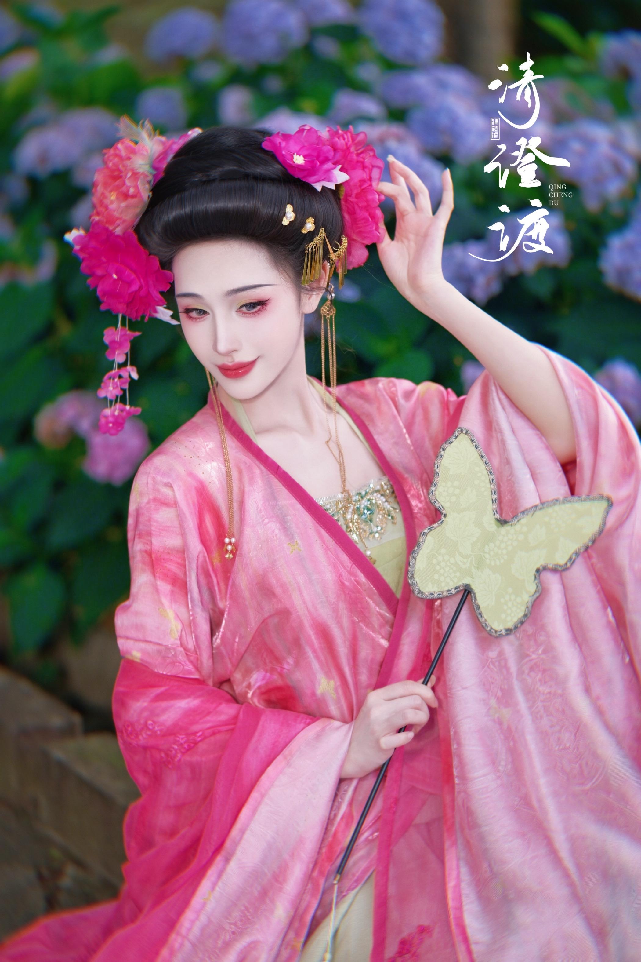 桃红柳绿。