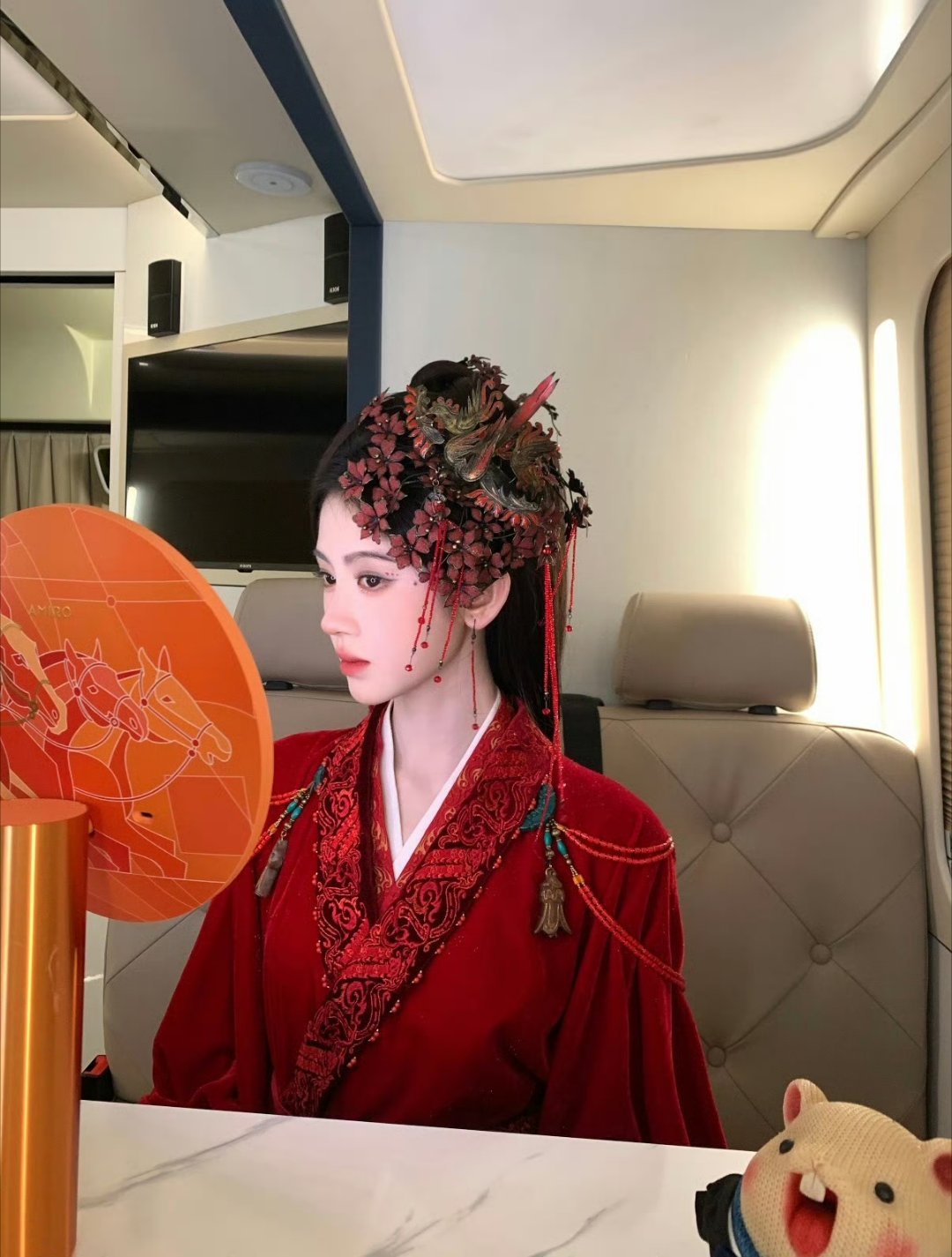 jjy鞠婧祎抽抽乐销售额破823万jjy鞠婧祎“你是常年不败的花，温暖四季的光”