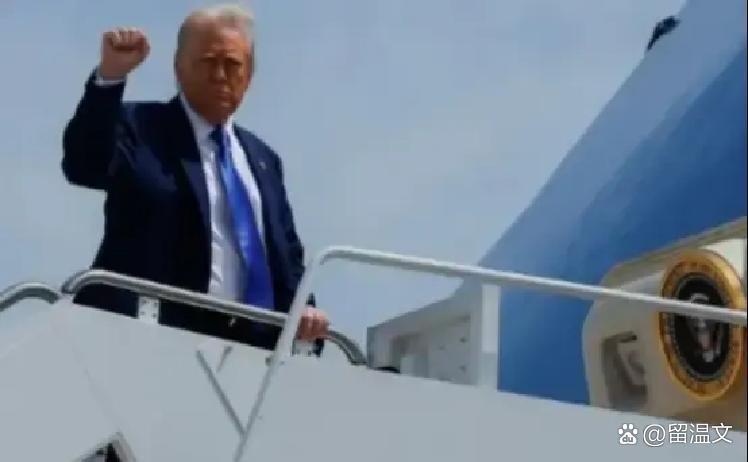 特朗普2026年窜台，中方没骂街。
他们用24小时，把重装合成旅和99A坦克推到