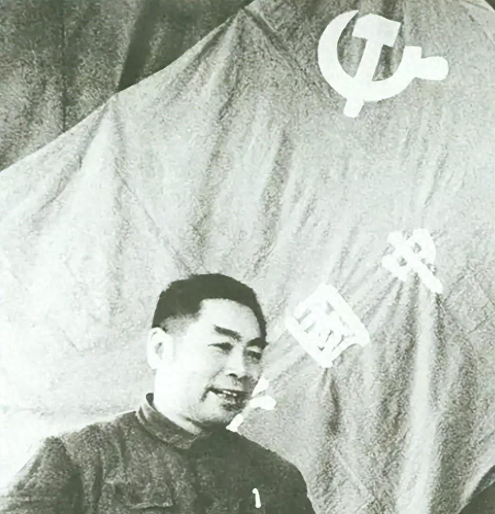 周恩来宣布新中国部长名单时未提及邓颖超，张治中当场质疑：“你这样做是不是有失公正