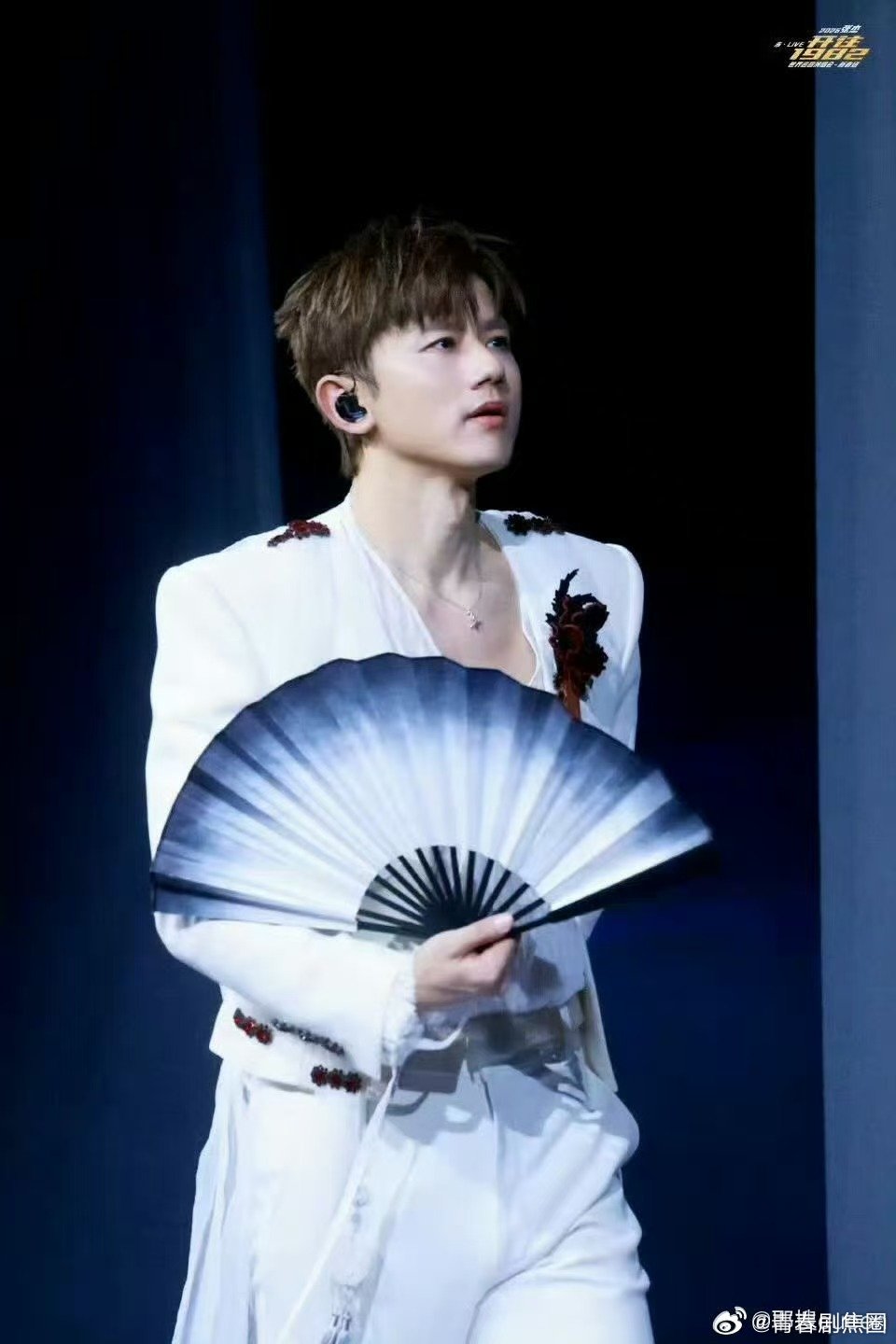 张杰鸟巢表演区一万平 张杰的鸟巢关键帧华语乐坛顶配现场来袭，张杰万平鸟巢舞台，带