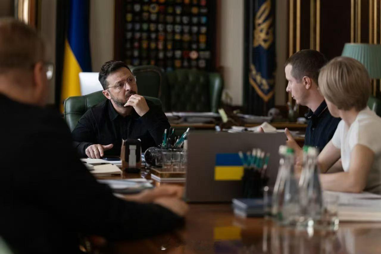 🔥🇺🇦🇵🇱泽连斯基宣布将采取措施改善与波兰的关系总统表示：🔹将公开乌