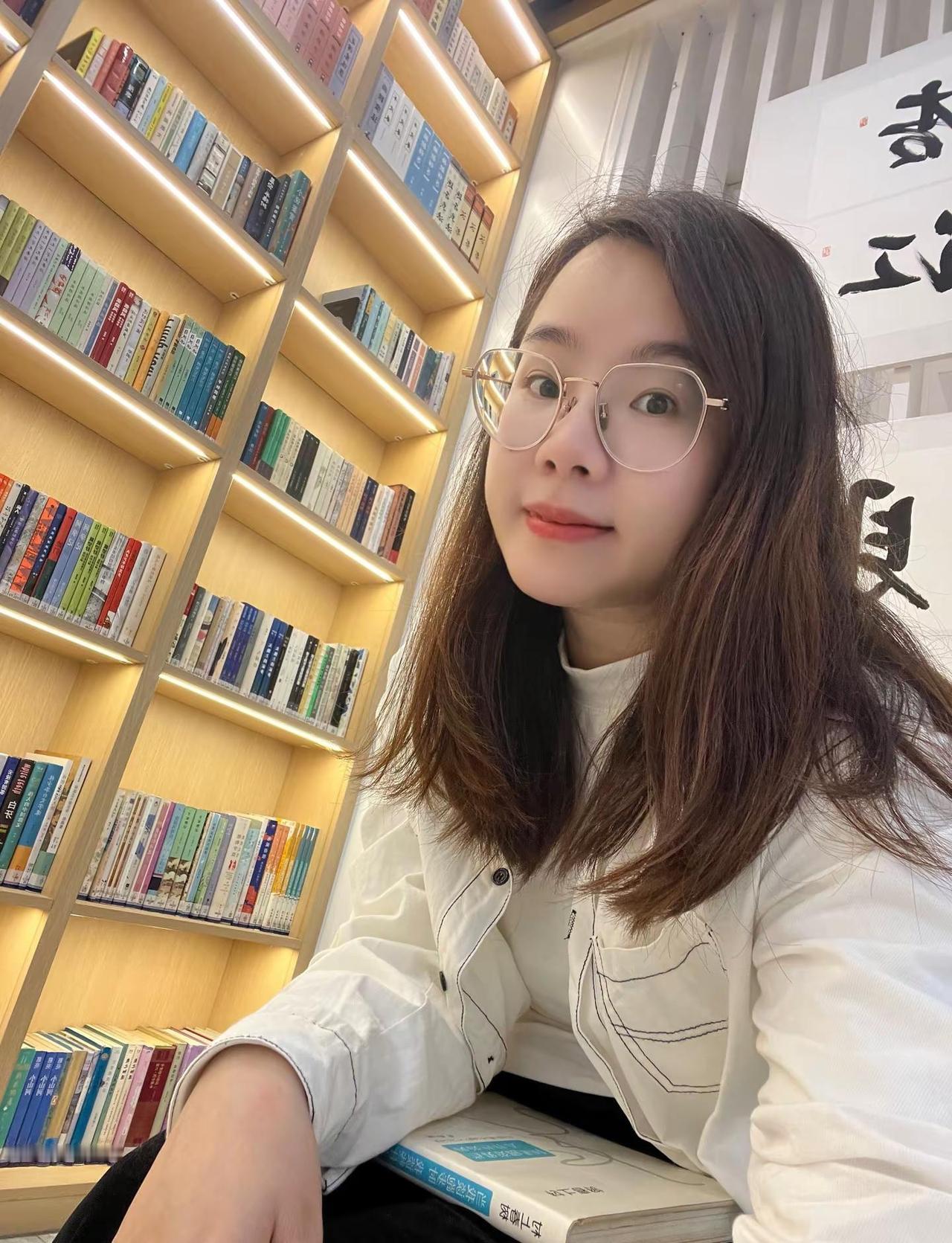 最好的状态就是平静 温柔 随和 对任何事都淡淡的🥃