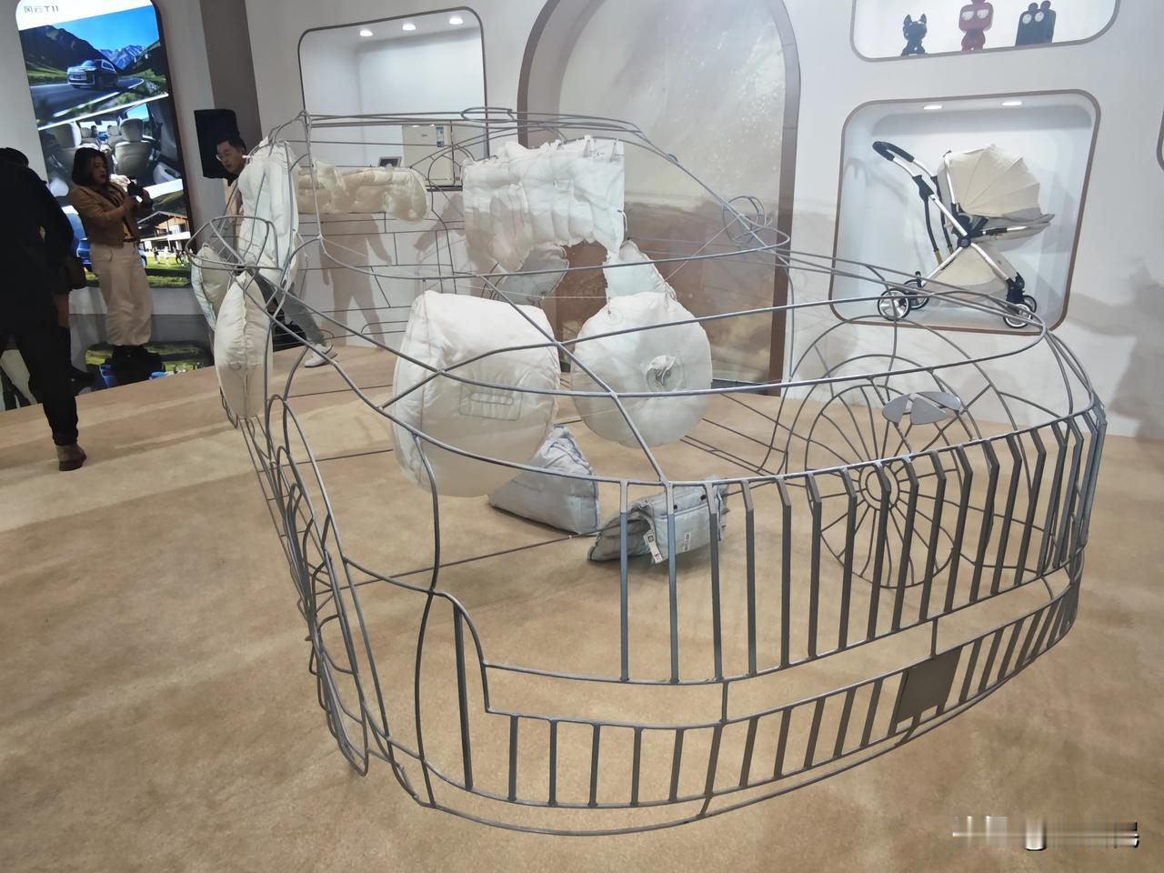 好看皮囊千篇一律，
保命气囊越多越好。
原来奇瑞风云T11有这么多的气囊啊！