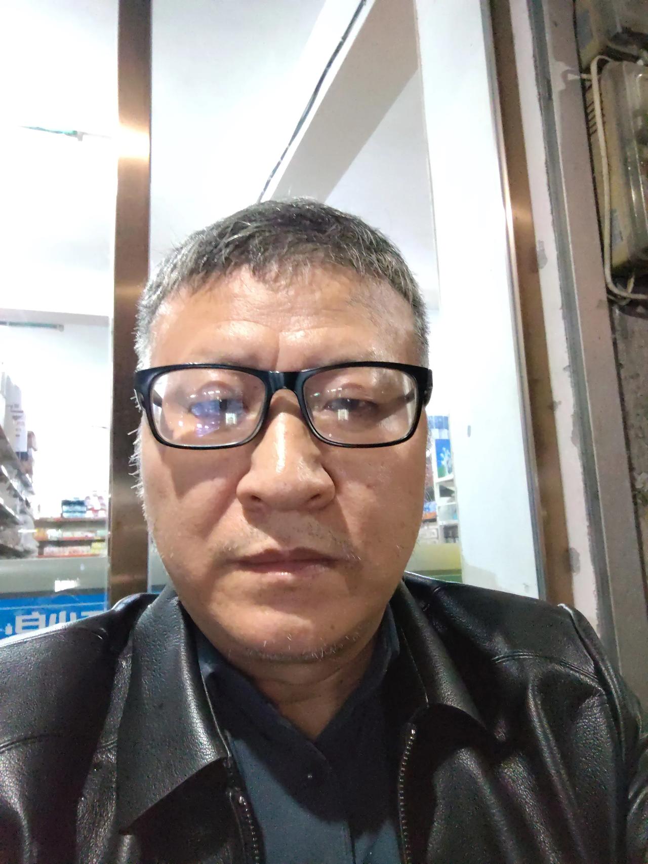 现在很多年轻人耐不住寂寞，只要听说工资低要么立马跑路，要么就是躺平。也不考虑考虑