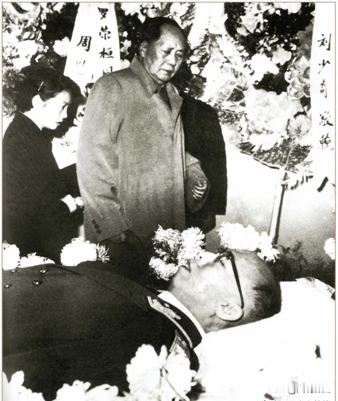 罗荣桓元帅于1963年12月16日在北京逝世，终年61岁，他是新中国成立后第一位