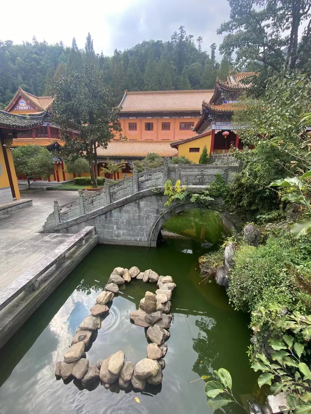 作为南方人，发现北方人跟我们差距老大了！

1，同样的年龄，南方人看上去要比北方