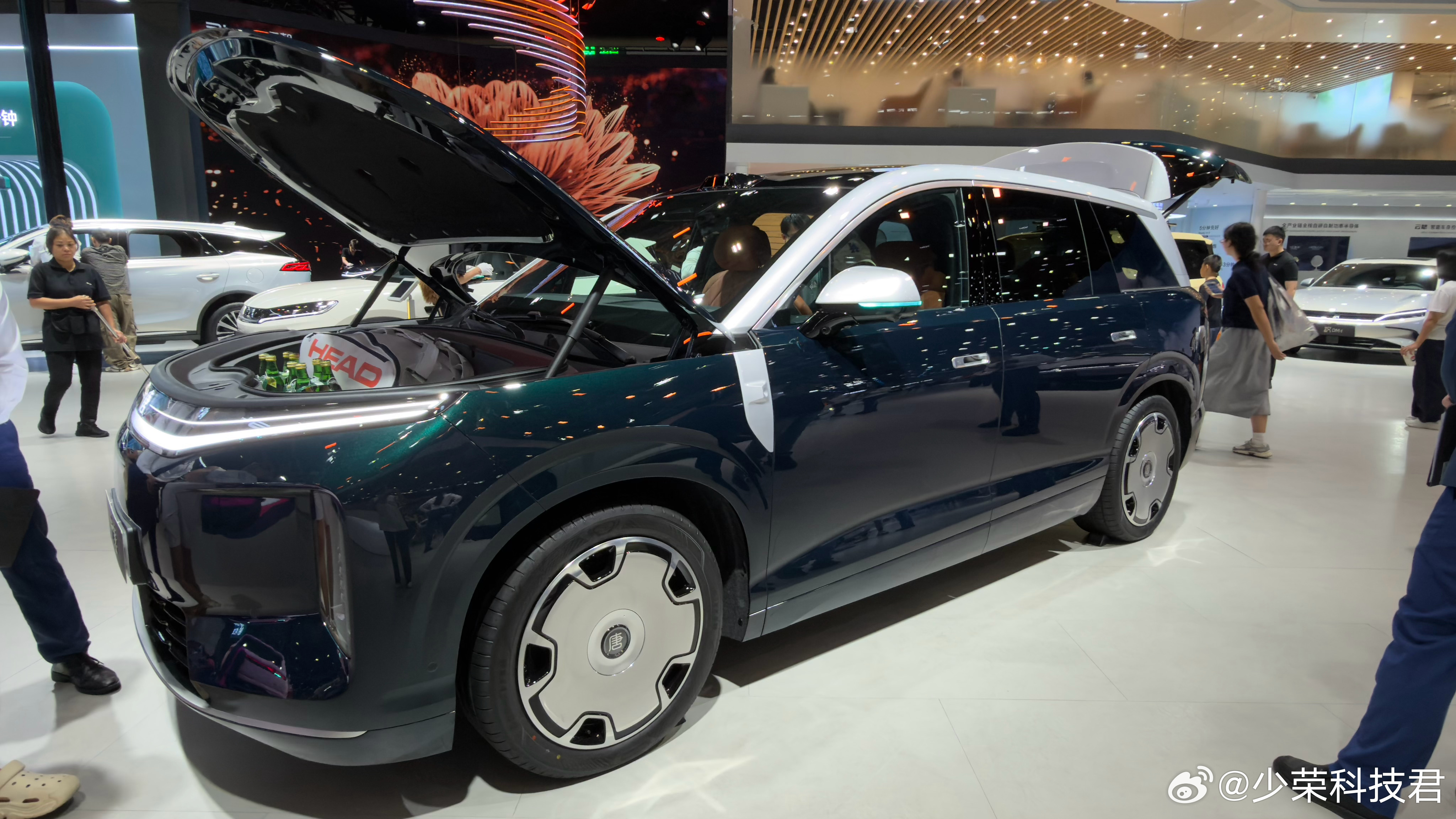 比亚迪王朝首款D级旗舰轿车比亚迪大汉官方谍照出来了，大唐的兄弟终于等来了官宣，「