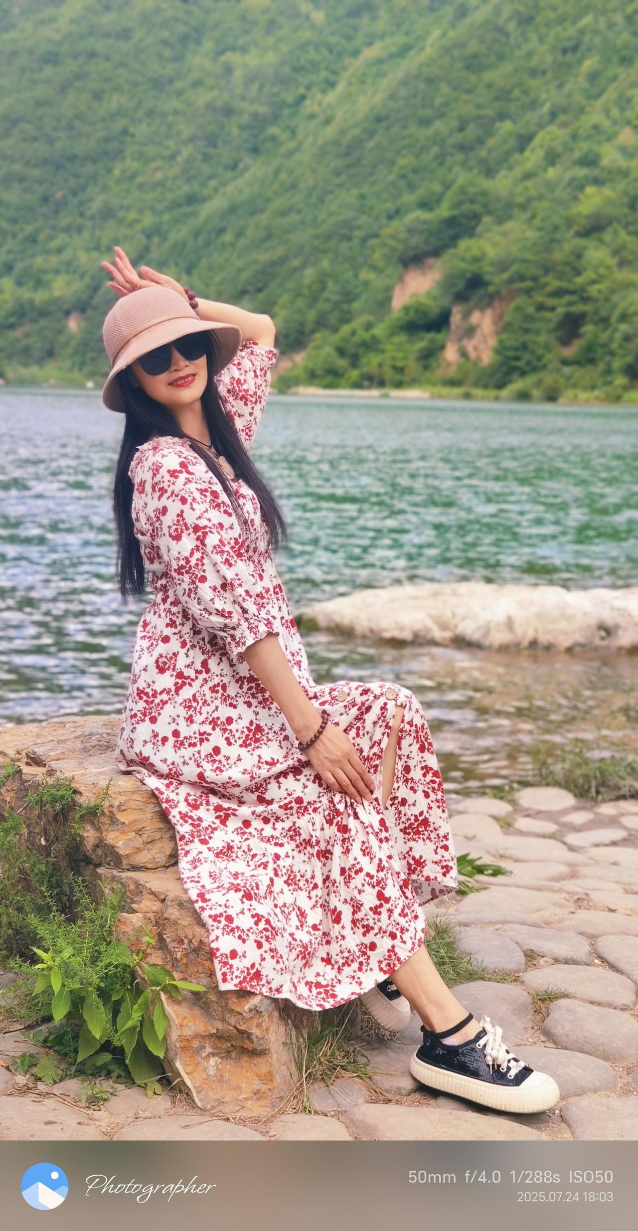 你会为了工作贷款整容吗那肯定不会，啥工作值得我去贷款整容呢？除非那些需要出镜的，