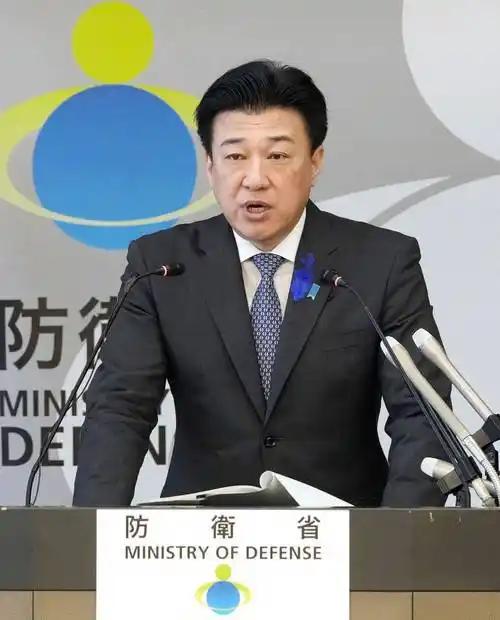 瞒天过海！日本深夜突然自曝惊天丑闻！5月14号，日本防卫政务官在国会被追问得哑口