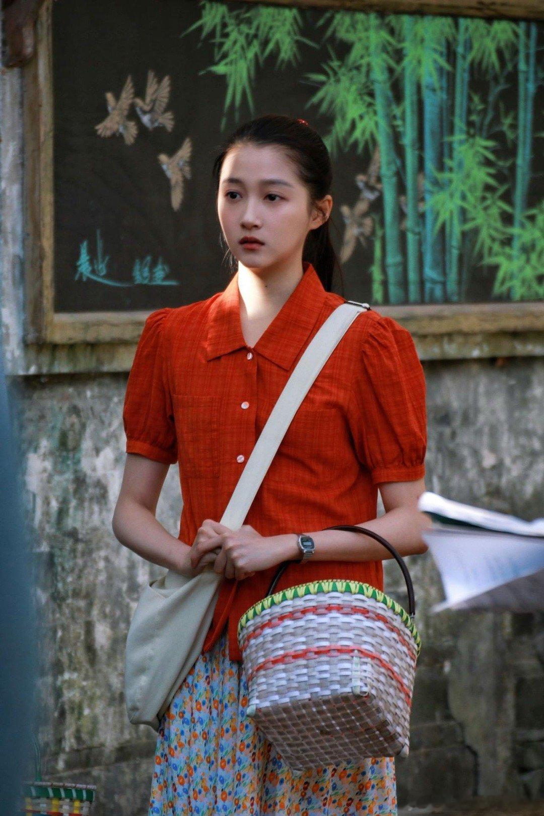 庄筱婷一招拿捏林栋哲  庄筱婷与林栋哲，堪称卧龙凤雏。前一秒还在争吵，下一刻便和