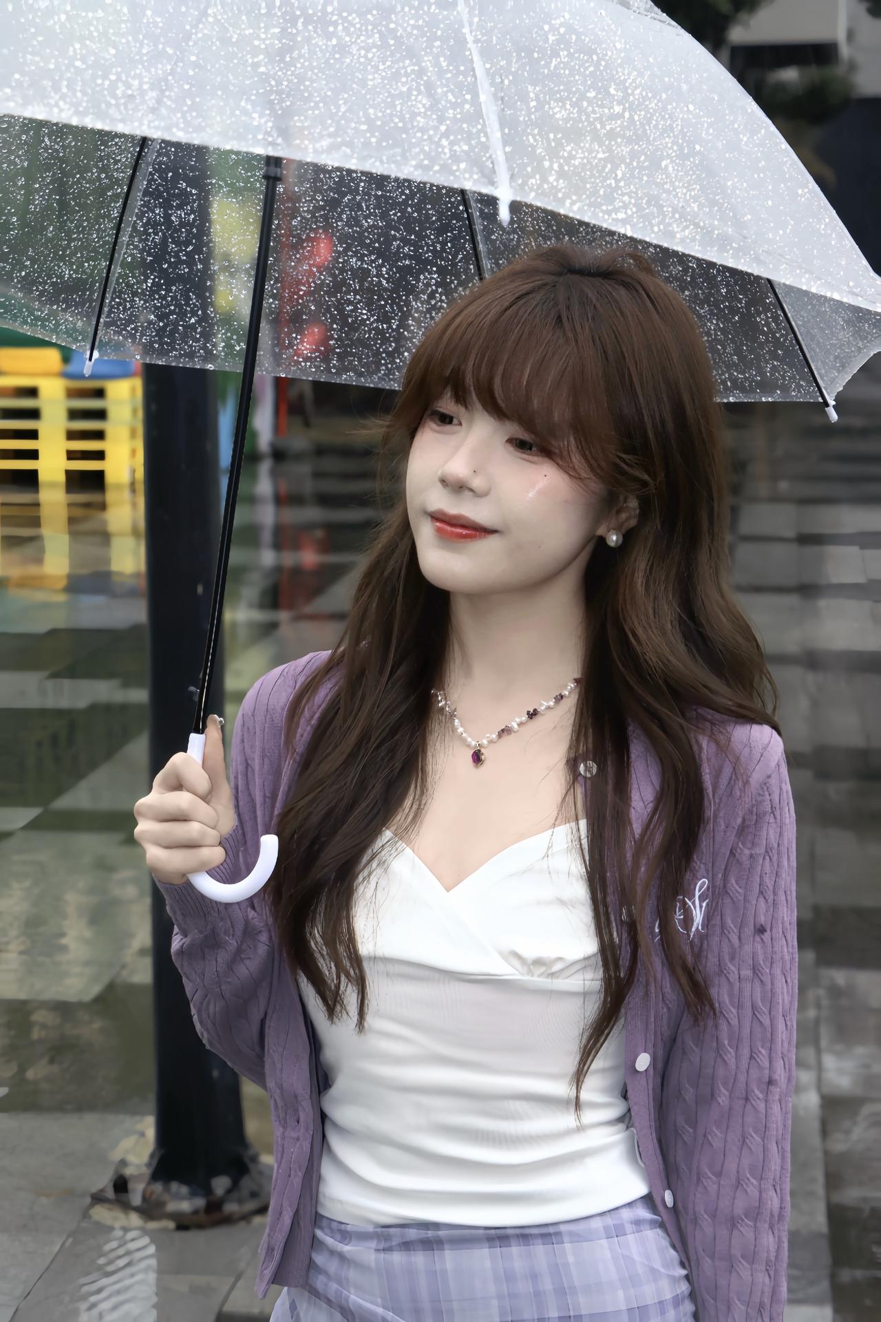 香芋紫开衫+不规则格纹半裙 💜是早春的温柔氛围
早春穿搭 春天的美只有裙子才配