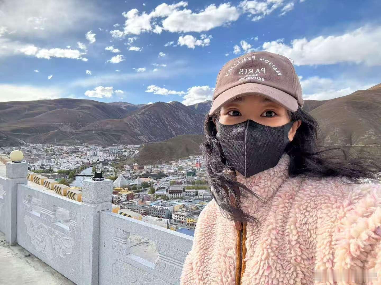 杨紫自拍live图杨紫手机相册分享杨紫手机相册分享，自拍live图，[爱你][爱