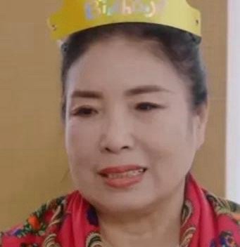 说实话，董璇妈妈这个人，她哪哪都好，但她有个很严重的问题，一直改不掉，那就是她太