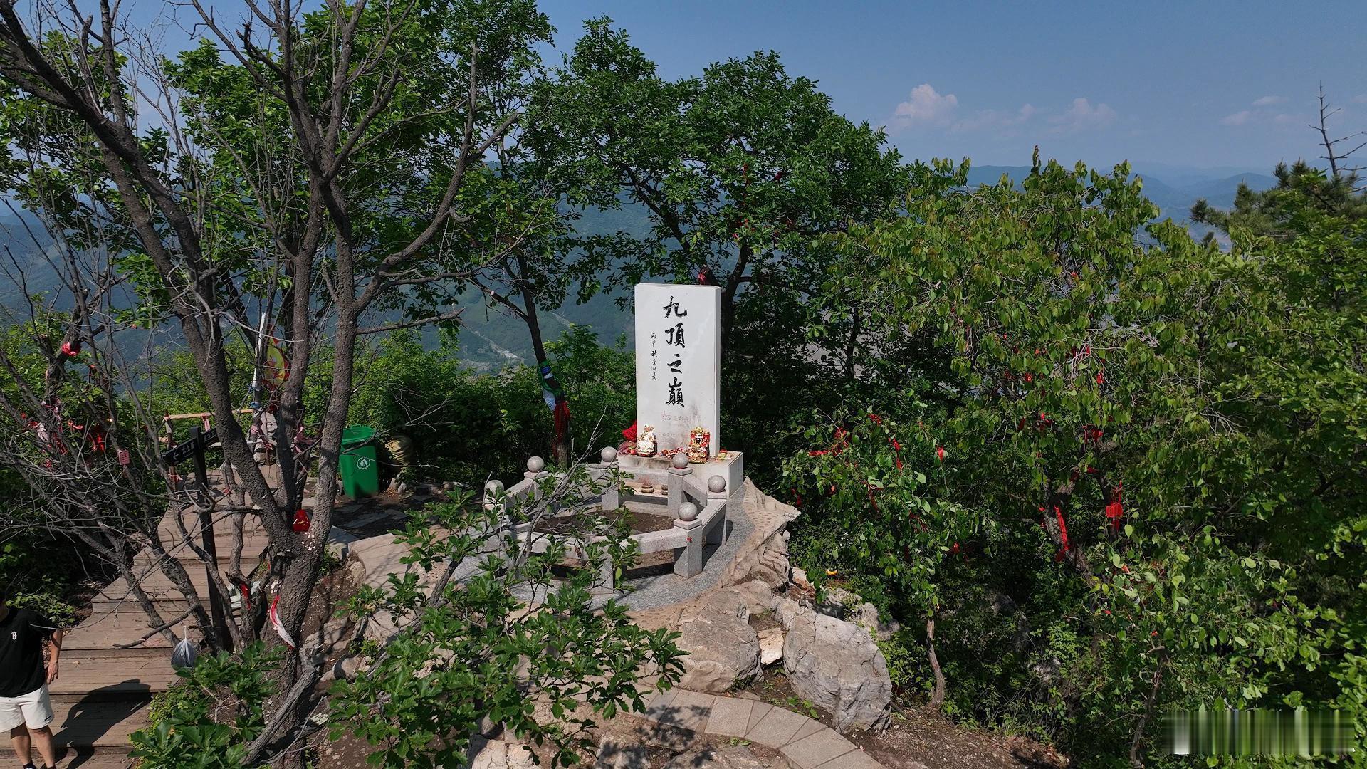 被铁刹山治愈了你试过被整座山的能量包裹吗？辽宁铁刹山的树影会接住你的叹息，山泉会