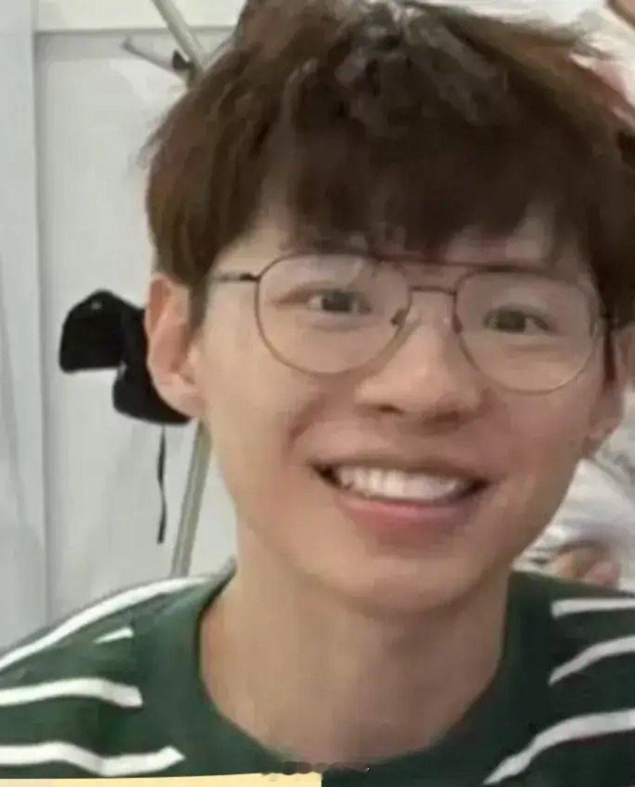 悉尼发生了一件吓人的事，李卓君的尸体在公园被发现，居然被肢解了。她的丈夫陈介宝也
