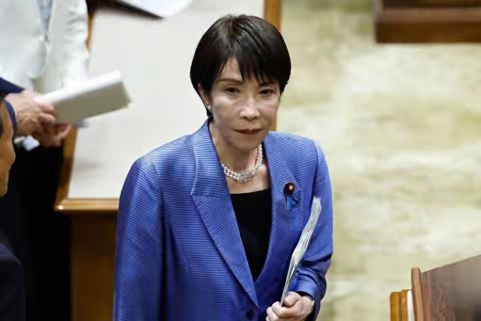 高市早苗支持率极速下滑，3天暴跌8%，出现死亡交叉！7月16日，日本时事通讯社发