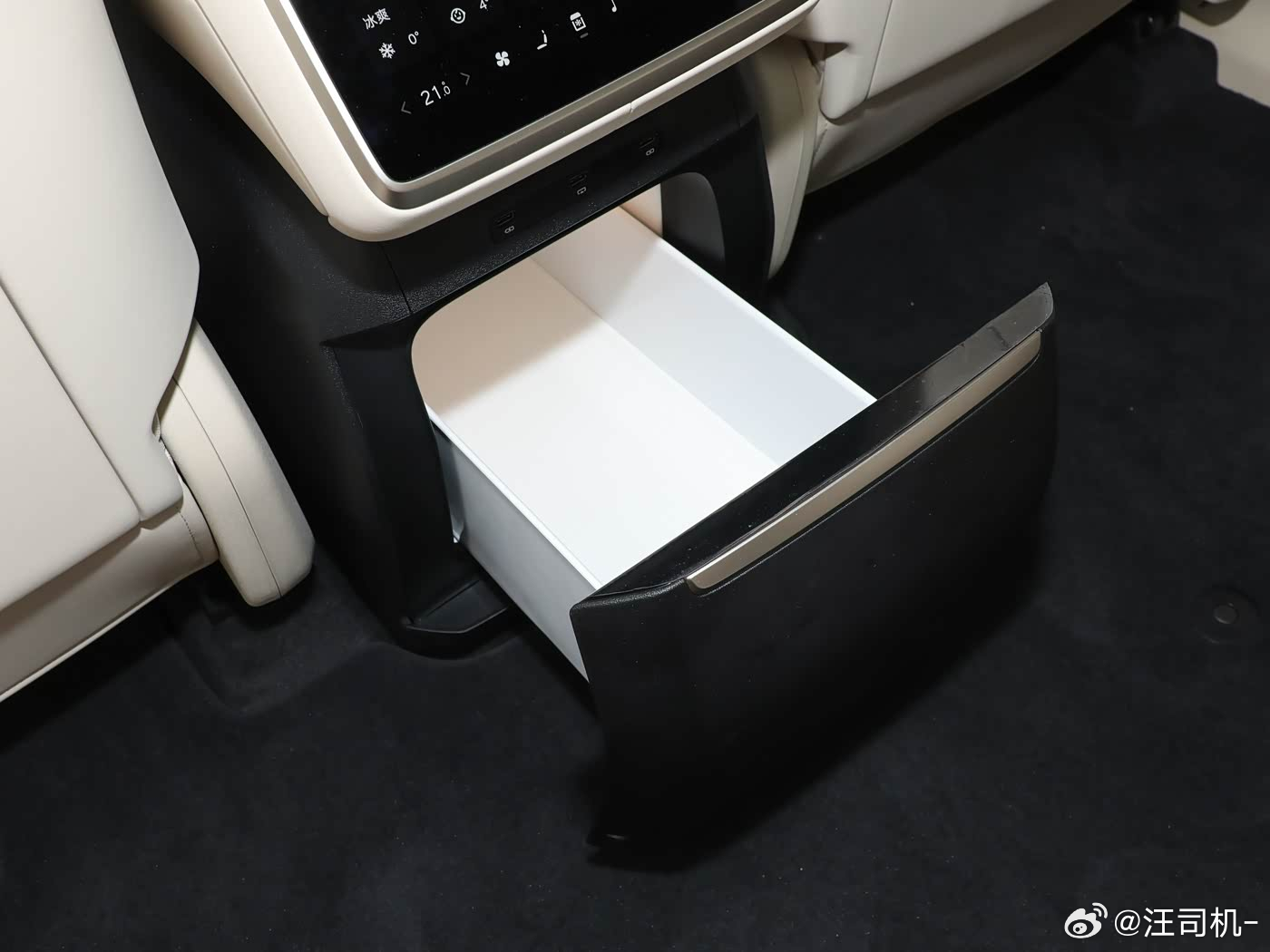 L90与ES8，判断一台车的豪华程度，就看这个地方 ​​​