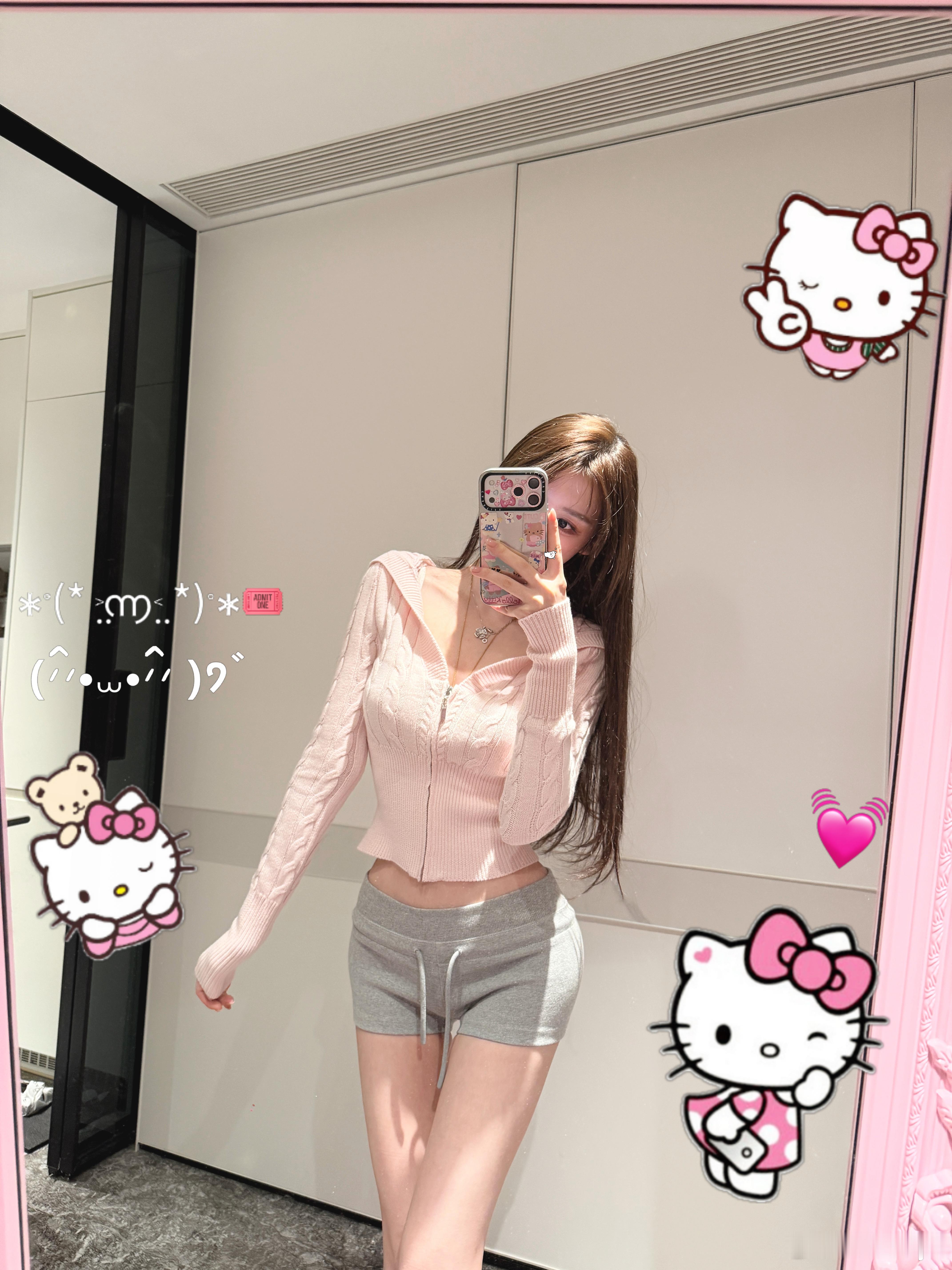 谁还没买这件🌸粉上衣随意搭配个灰色短裤都很好看