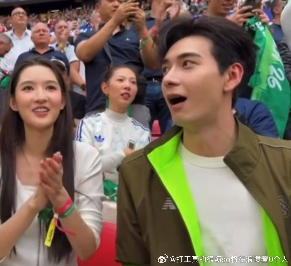噢还有陈星旭一男一女明星去看比赛还买个话题，何意味？