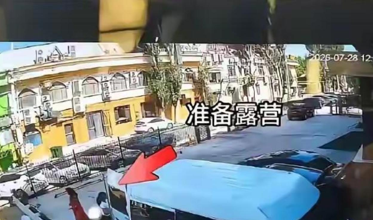 重庆王先生计划前往西藏，沿线民宿、酒店互通消息，自发集体预警、拒绝接待。

 