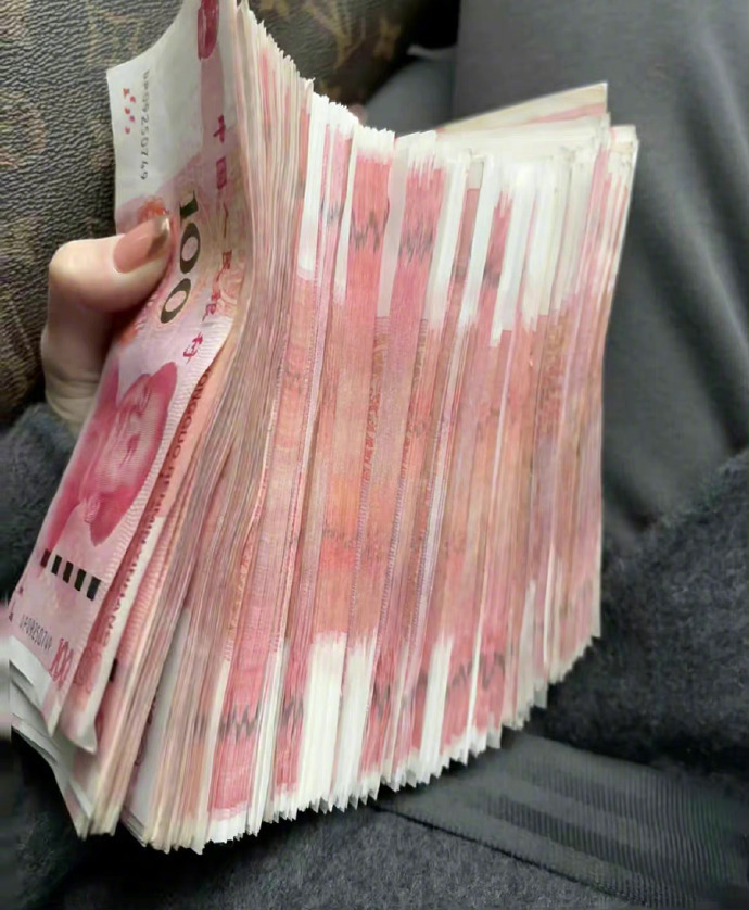 人在有钱时,钱不值钱,人在没钱时,人不值钱！ 