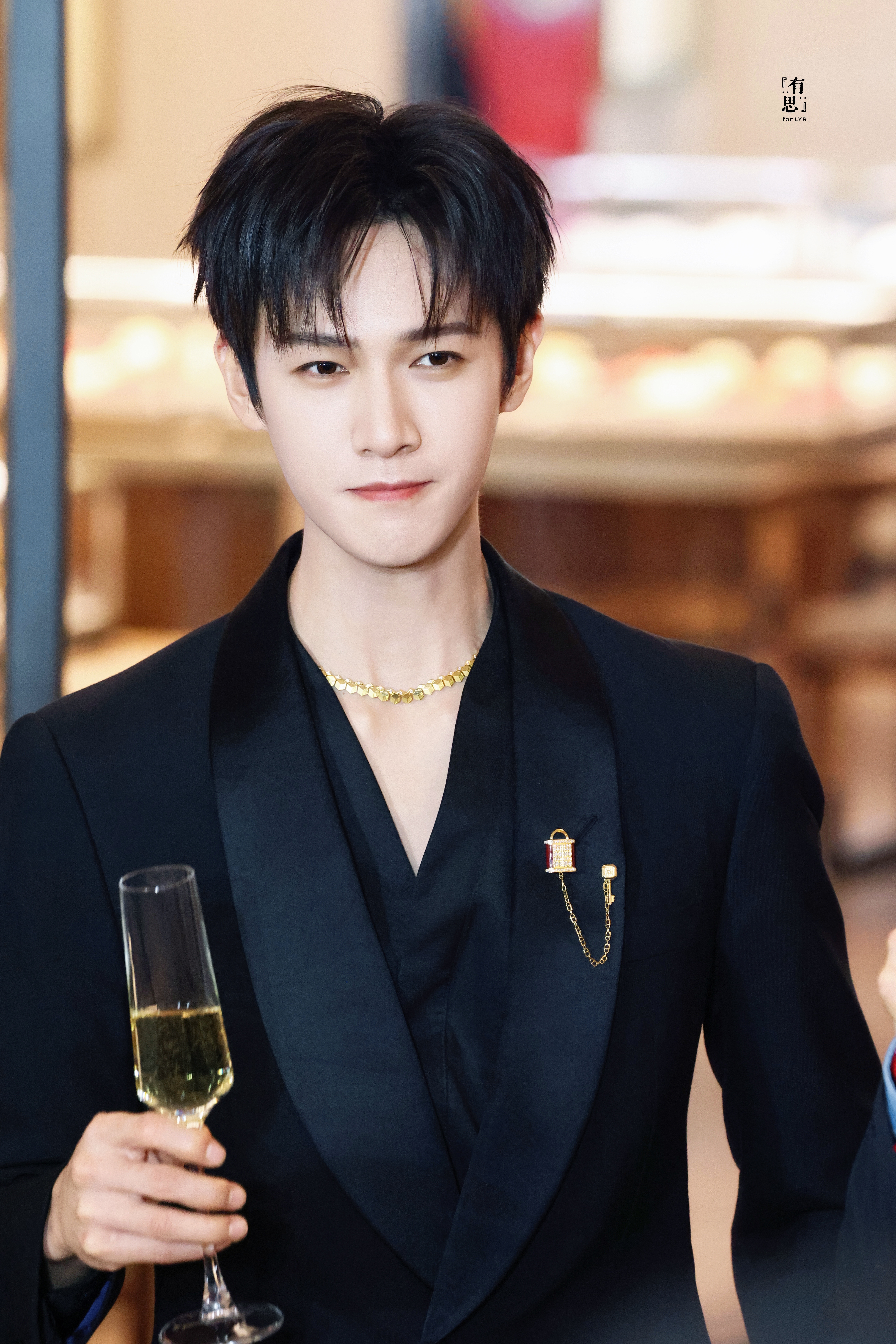 李昀锐今日活动路透图豪门贵公子既视感🥹