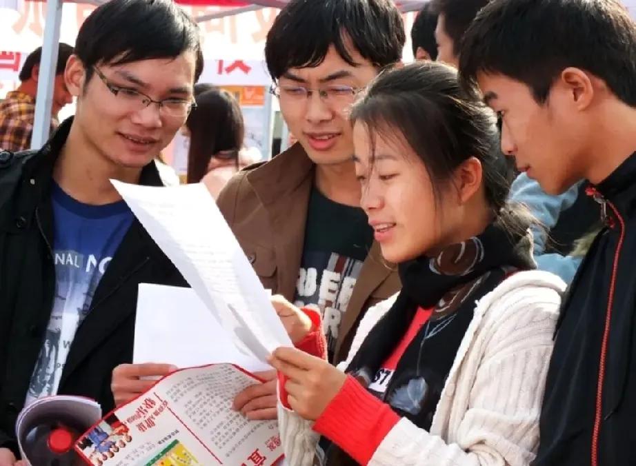 #秋日生活打卡季#中国刑事警察学院在不同的排名体系中位置有所不同：
 
[心]1