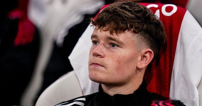 尽管多家英冠俱乐部对麦康奈尔表示出租借兴趣，但这位中场球员预计将留在利物浦完成本