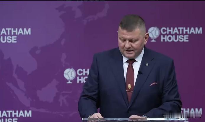 智慧的扎总表示，未来的战争将不再动员数百万人，技术优势将成为关键。
      