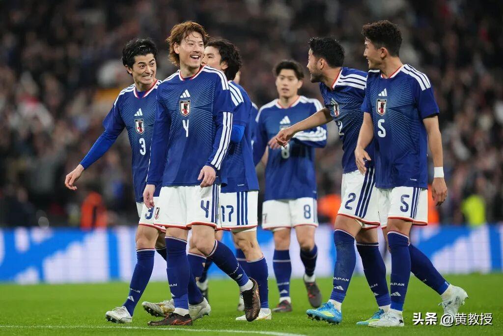 日本1:0英国
解说员灵魂之问
中日足球到底相差了多少年？
中国男足到底差在哪？