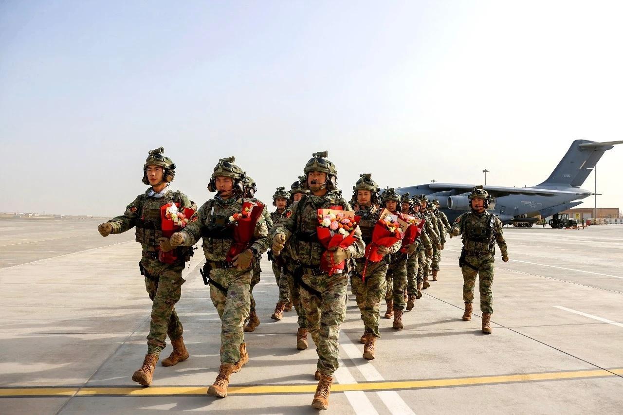 当地时间12月14日，赴巴基斯坦参加中巴“勇士-9”反恐联合演习的中方参演官兵，