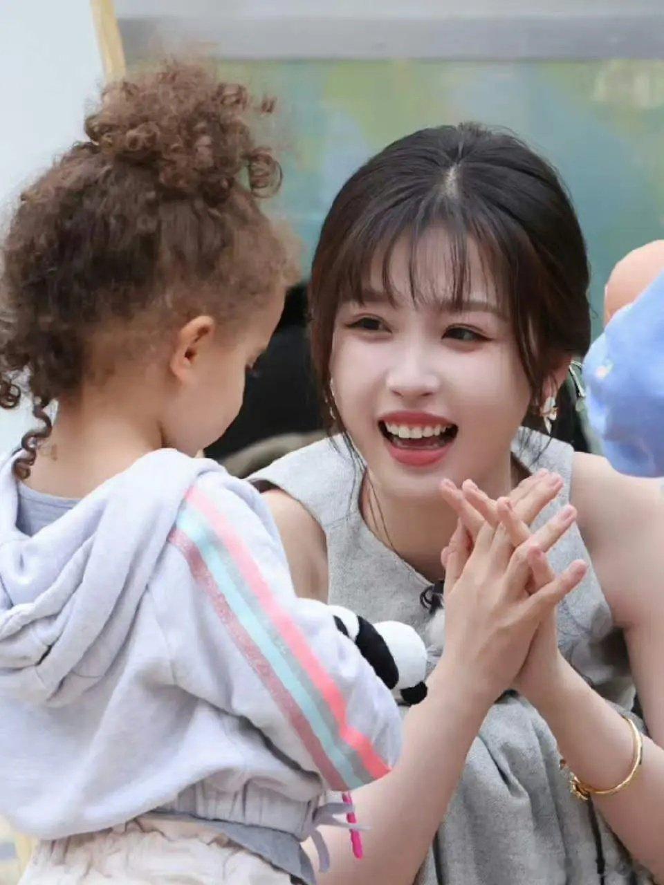 一个是大姐姐一个是大灰狼[允悲][允悲][允悲] ​​​