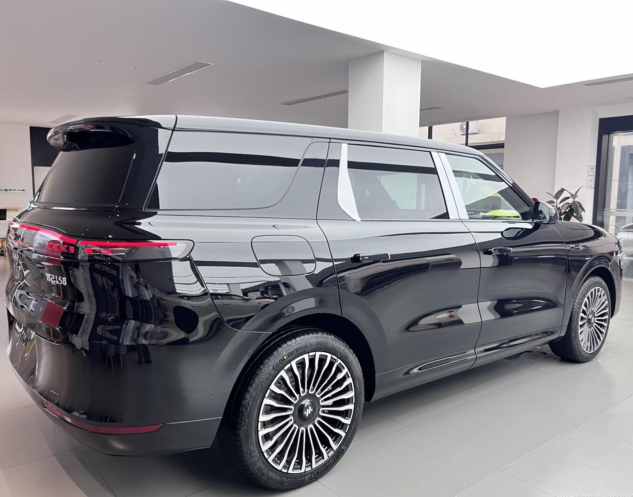 北京车展开幕第一天，被增程车所圈粉，国产新能源车型太强了，对比看了理想L8、问界