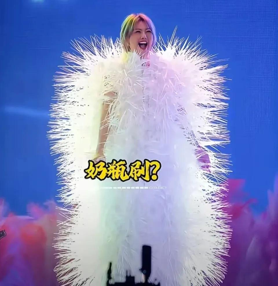 孙燕姿演唱会爆火，别再盯着她的身材了！
 
孙燕姿“就在日落以后”香港演唱会彻底