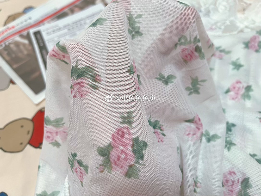 涩井家的小衣服真的巨香！香喷喷的一穿上🐺根本控制不住自己，恨不得粘在我身上，而