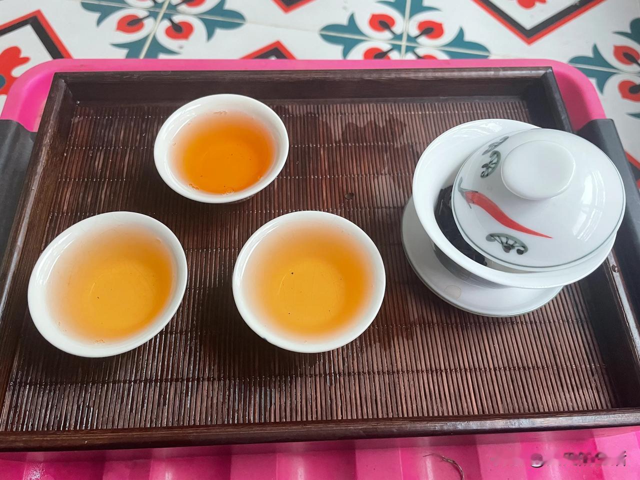 成长的代价就是越来越孤单，一个人来来往往三餐四季……