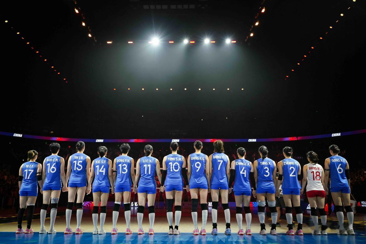 中国没有哪条法律规定说中国女排不能输球！

来，那些一心抓着中国女排今天凌晨输球