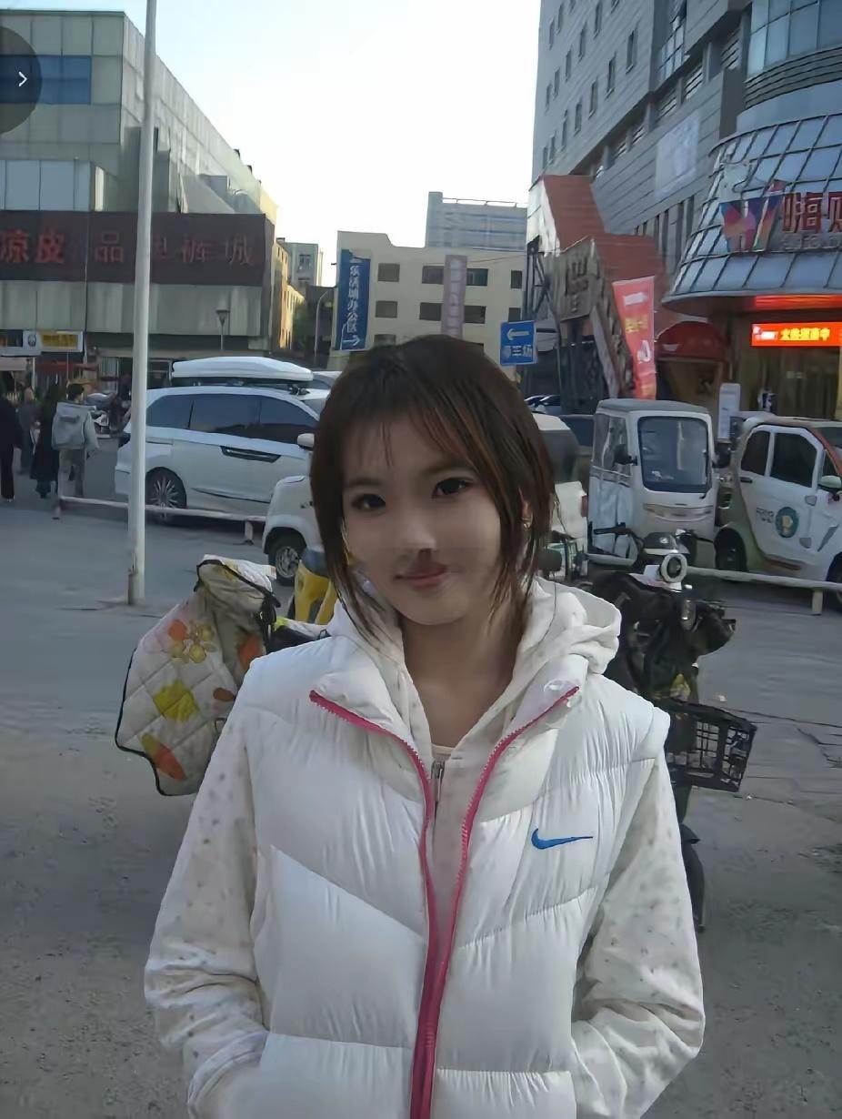 十年前的我虽然不是很漂亮但是感觉还是很时尚的！ ​​​