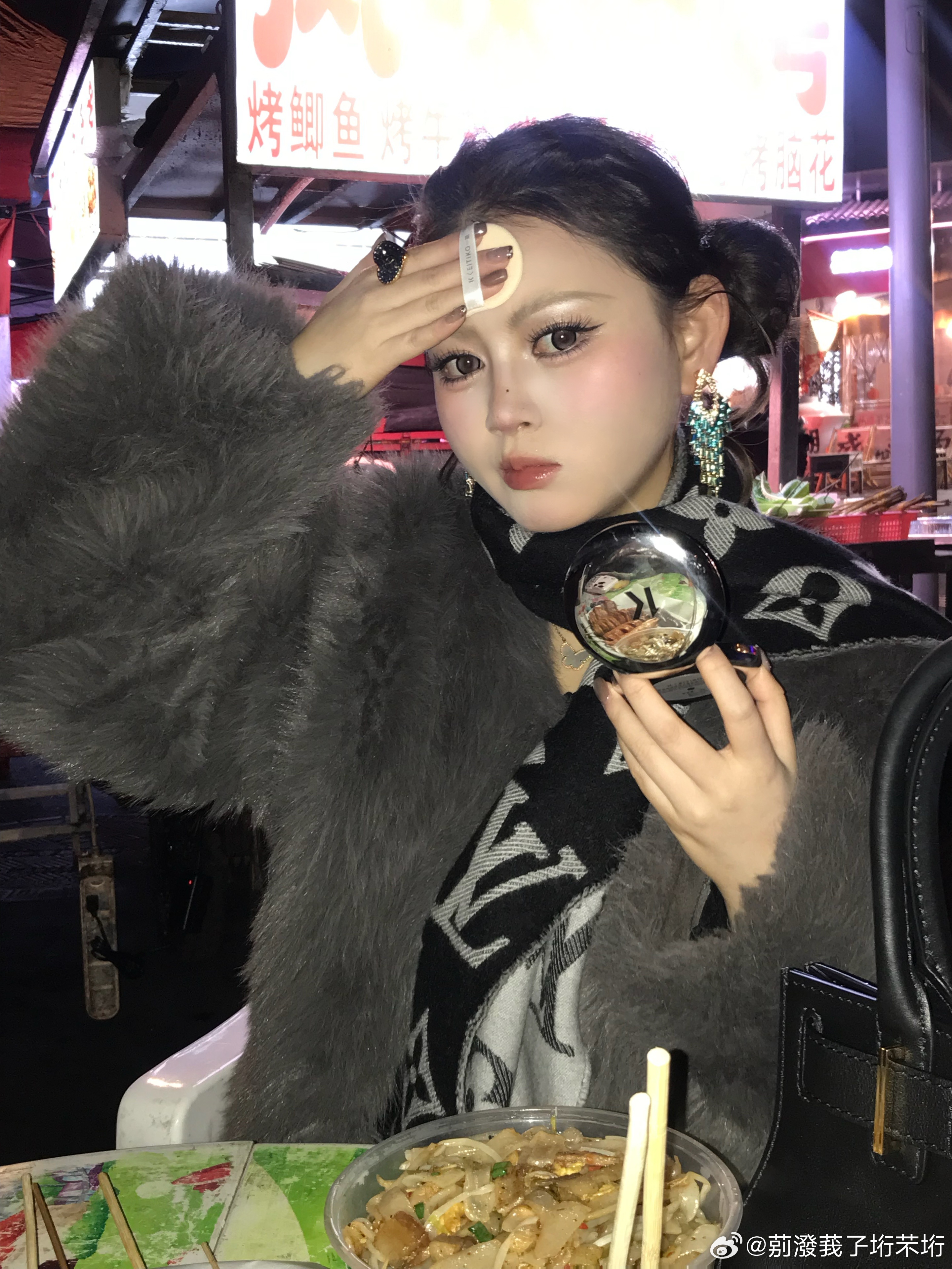 从冬天用到夏天最爱的E小饼终于要复团咯 已经被姐妹们催疯了（闺蜜冬天吃得还蛮好的