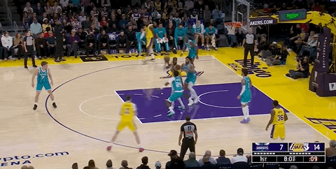 梦幻开局啊，一人进一个三分，这你受得了吗 黄蜂vs湖人