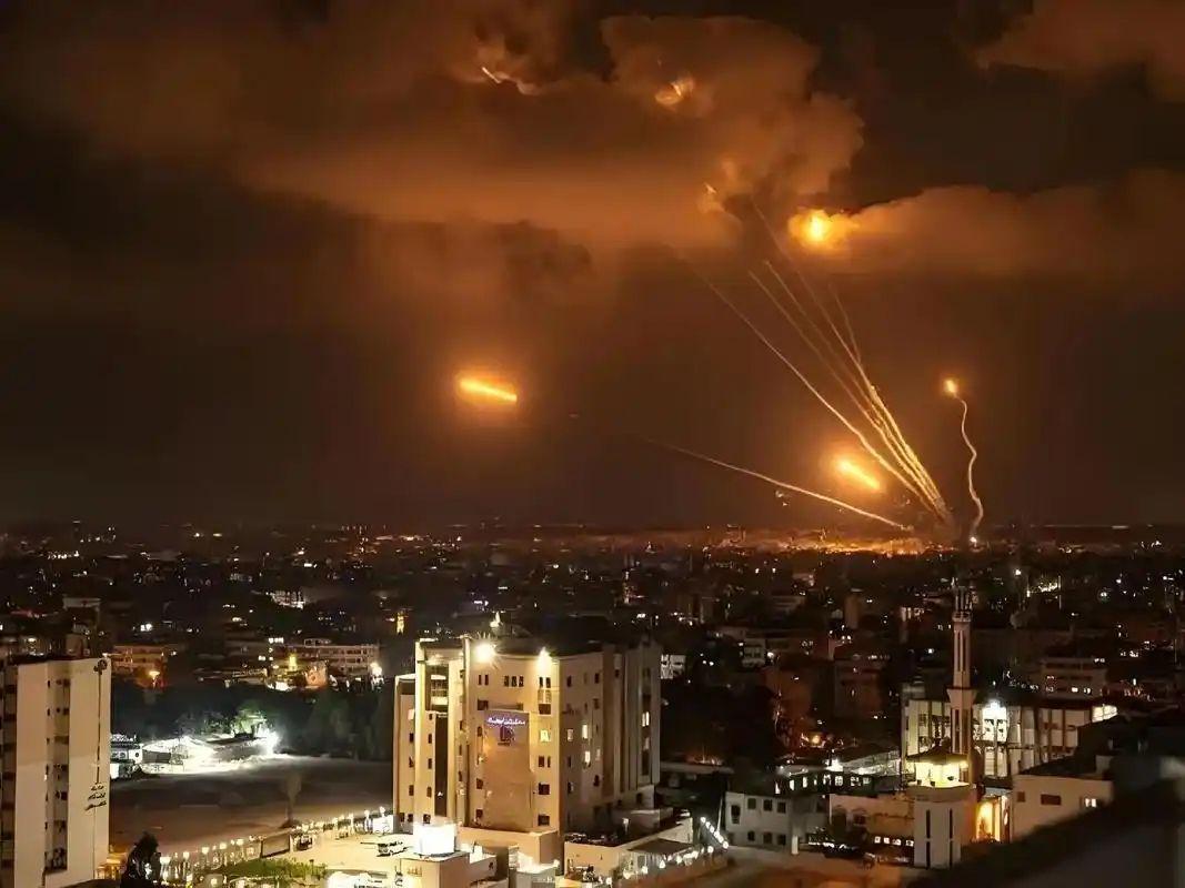 伊朗发出了灵魂拷问，杀了那么多的领导人，那么多的平民；炸毁了那么多设施，让伊朗的