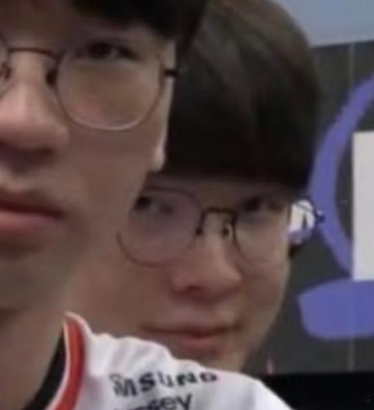 说白了LPL淘汰赛保二争三，今晚IG晋级，明晚BLG晋级，后天晚上TES晋级，A