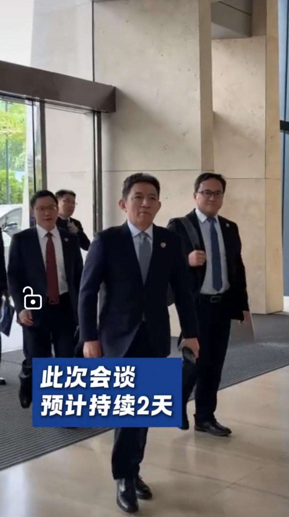 终于看到了我大中国的“钢哥”。
翻找了许多有关马来西亚经贸谈判的媒体报道，终于看