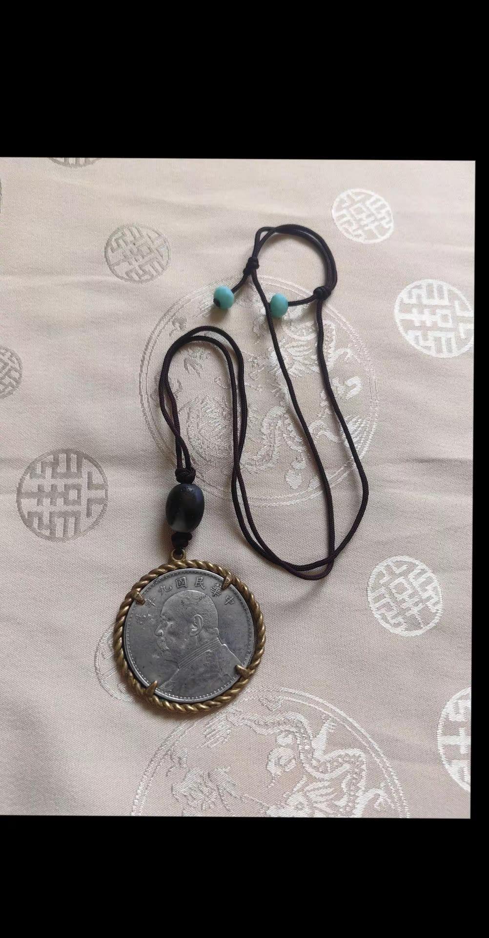 有年份的老物件项链，