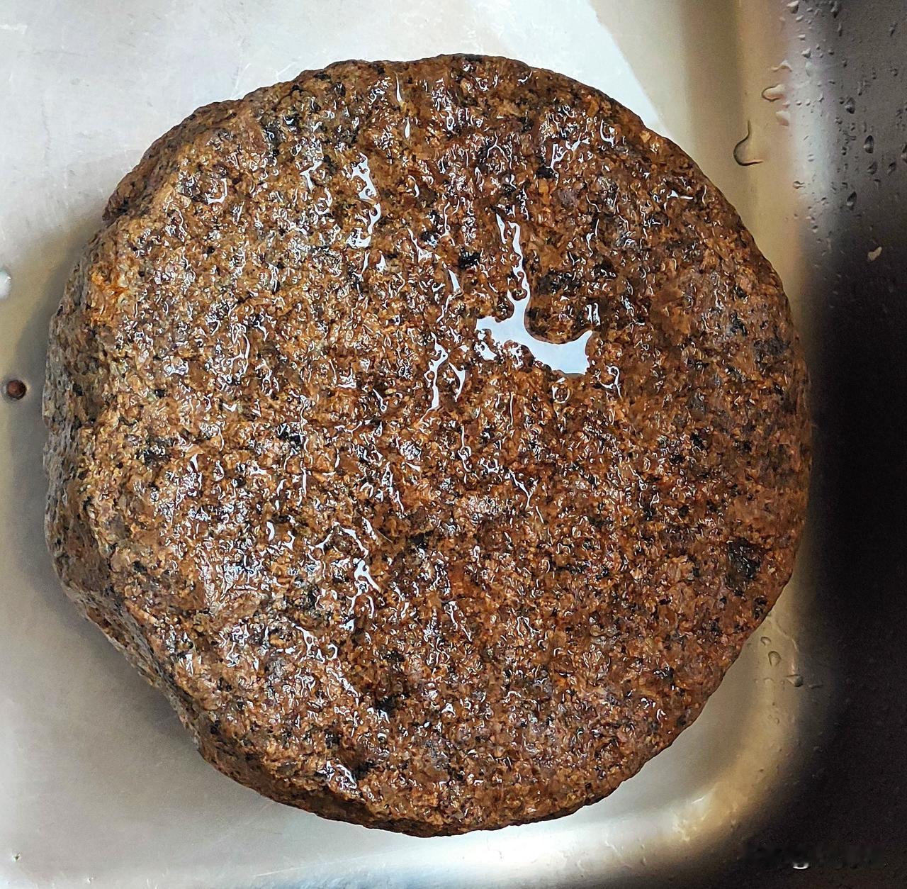 （原创）石鼓墩
石鼓墩，是过去人家建造房子垫在木柱子下面，以防潮防烂的。
我家墙