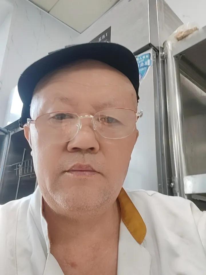 运气和努力那个更重要肯定是努力最重要的，不管干什么，努力，和策划缺一不可