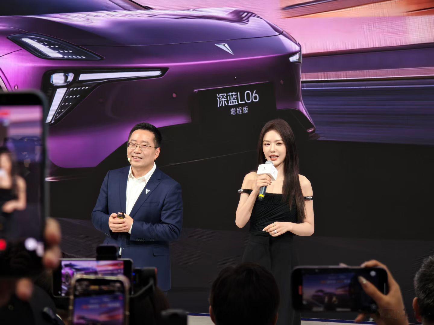 北京车展人真的太多了，在深蓝L06见到了蔡文静！ 北京·中国国际展览中心顺义新馆